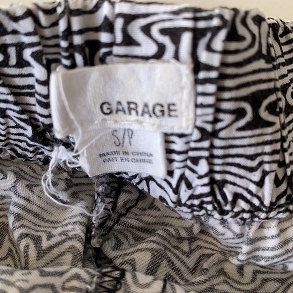 Garage black and white patterned shorts - Picture 2 of 3